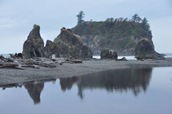 Chegando à selvagem Ruby Beach, no Olympic National Park, no estado de Washington, oeste dos Estados Unidos